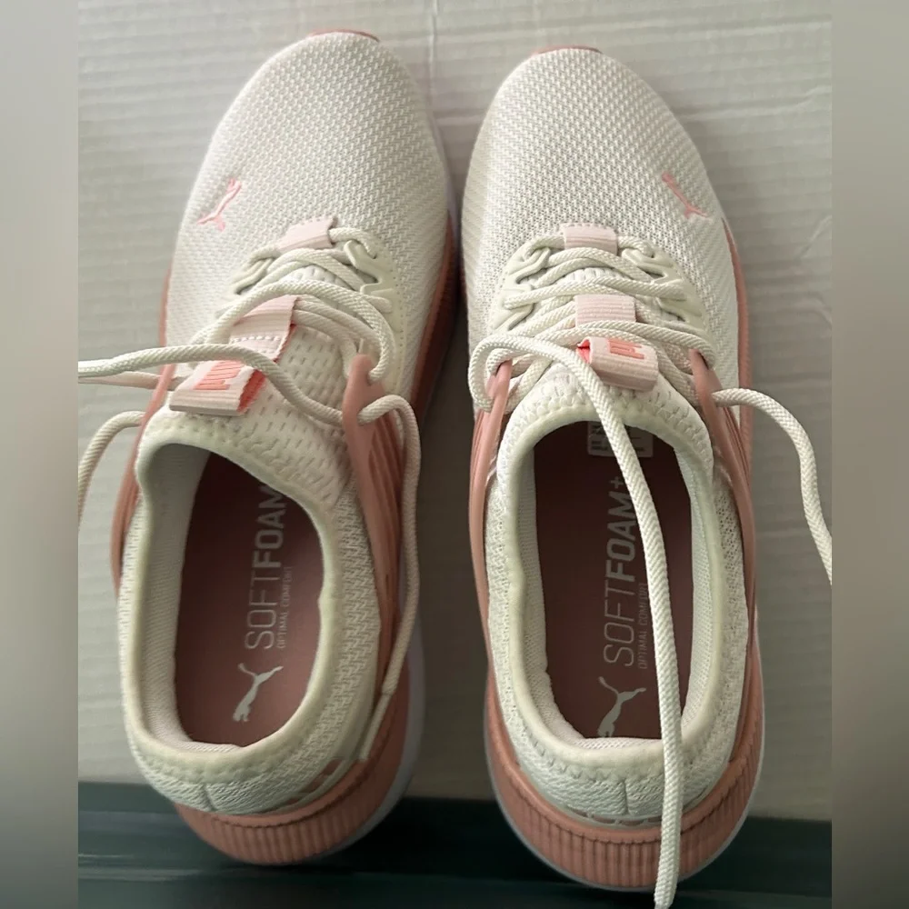 Puma Women's Cream and Pink Sneakers Size 11 EUC - Picture 2 of 6